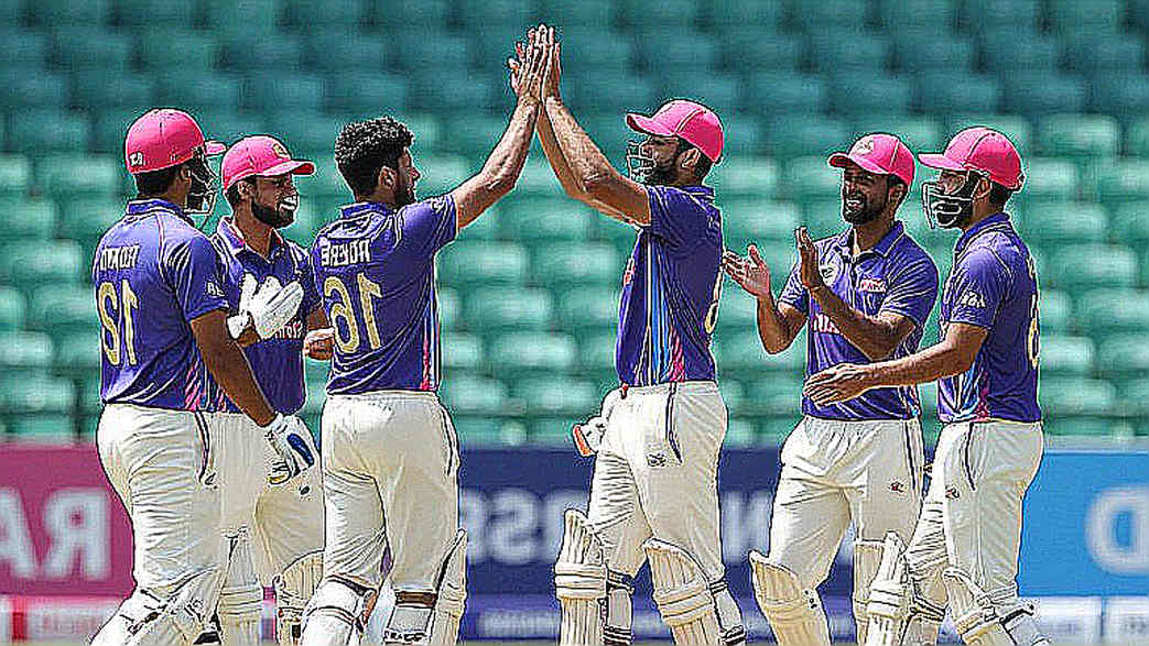 ক্যাজুয়াল চুক্তি: নিউজিল্যান্ড ক্রিকেট কীভাবে রিটেইনার আর টি-টোয়েন্টি লিগের মাঝখানে নতুন রেখা টানছে