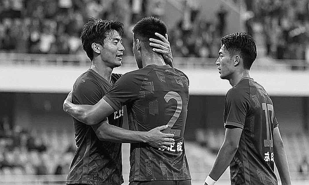 হেডলাইনে নাম, বডিতে সর্বনাম: কুর্তোয়ার অনুপস্থিতি রিপোর্টের লেজার যাচাই