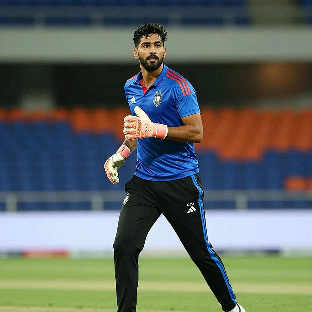 ৩-৫১ থেকে ৬-২৫৮: ওয়াকার সবুজ পিচে কুইন্সল্যান্ডের নীরব প্রতিরোধ, আর বৃষ্টির ছায়ায় ঝুলে থাকা প্রথম দিন ৩-৫১ থেকে ৬-২৫৮: ওয়াকার সবুজ পিচে কুইন্সল্যান্ডের নীরব প্রতিরোধ, আর বৃষ্টির ছায়ায় ঝুলে থাকা প্রথম দিন