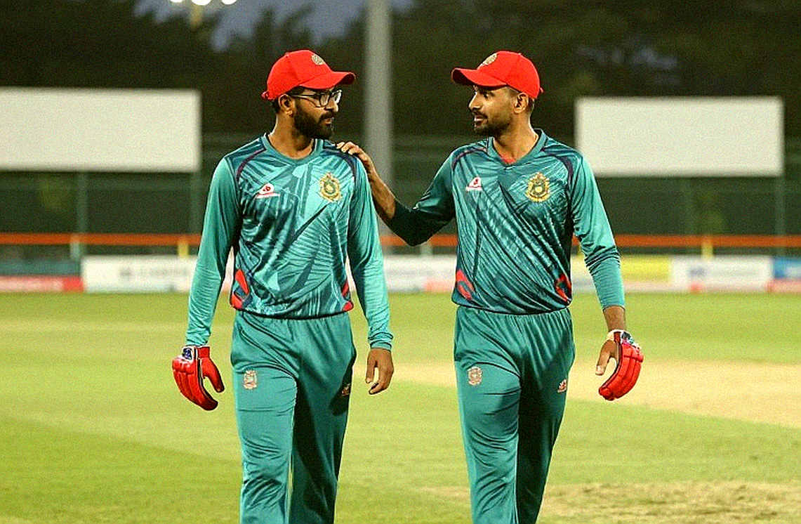 মুল্লানপুরের অদৃশ্য ঘড়ি: ৩৫২ তাড়ার ম্যাচে ভারত চার ওভার পিছিয়ে, ওয়েস্ট ইন্ডিজ দুই