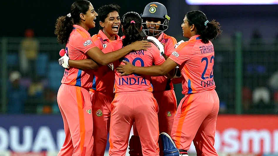 কেরালা বনাম বেঙ্গল, রণজি এলিট গ্রুপ সি প্রথম দিন: ৫০ ওভারের ভেতরে টস, নিভু নিভু আলো আর তিন উইকেটের হিসাব কেরালা বনাম বেঙ্গল, রণজি এলিট গ্রুপ সি প্রথম দিন: ৫০ ওভারের ভেতরে টস, নিভু নিভু আলো আর তিন উইকেটের হিসাব