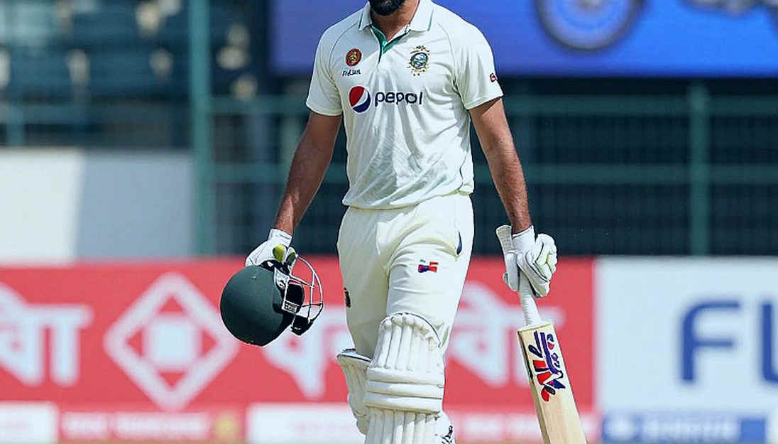 সীমানার ভেতরের গাছ: ২০০৩ বিশ্বকাপ, দক্ষিণ আফ্রিকার আয়োজক-চক্র এবং ঢাকার জন্য একটি অসমাপ্ত পাঠ সীমানার ভেতরের গাছ: ২০০৩ বিশ্বকাপ, দক্ষিণ আফ্রিকার আয়োজক-চক্র এবং ঢাকার জন্য একটি অসমাপ্ত পাঠ