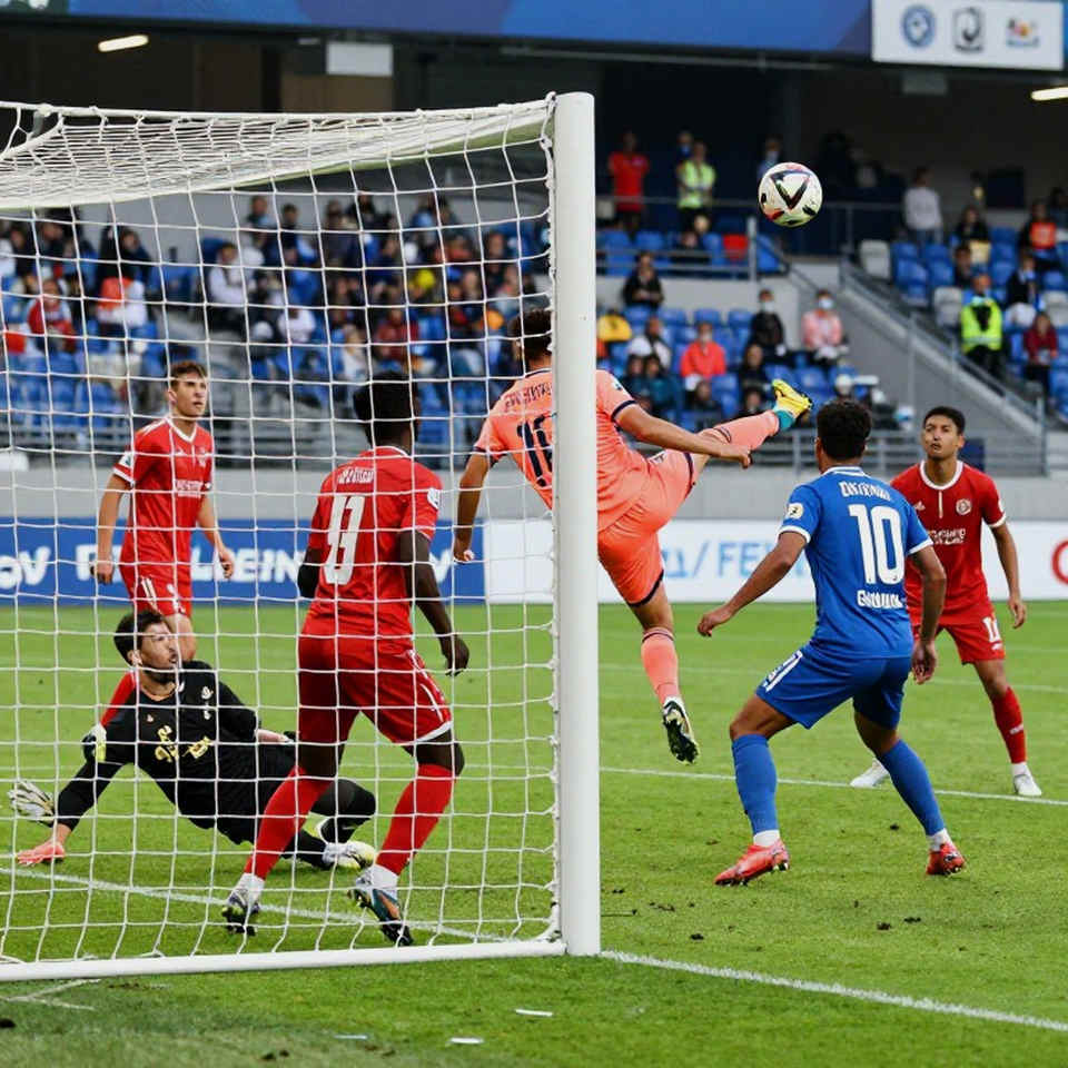 তিনটি নাম, একটি বাঁ-প্রান্ত: ক্রুজ আজুলের দল-তালিকা আর যে প্রশ্নটি কেউ করছে না