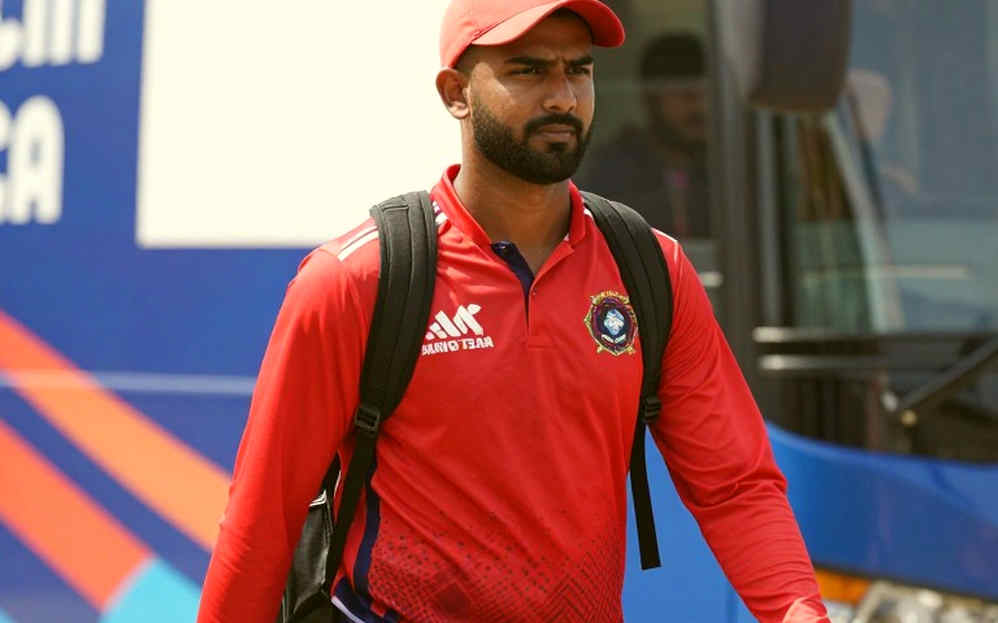 রাওয়ালপিন্ডির ধুলো আর আবুধাবির নোটবুক: পাকিস্তানের 'হোম অ্যাডভান্টেজ' আসলে কোথায় ছিল?