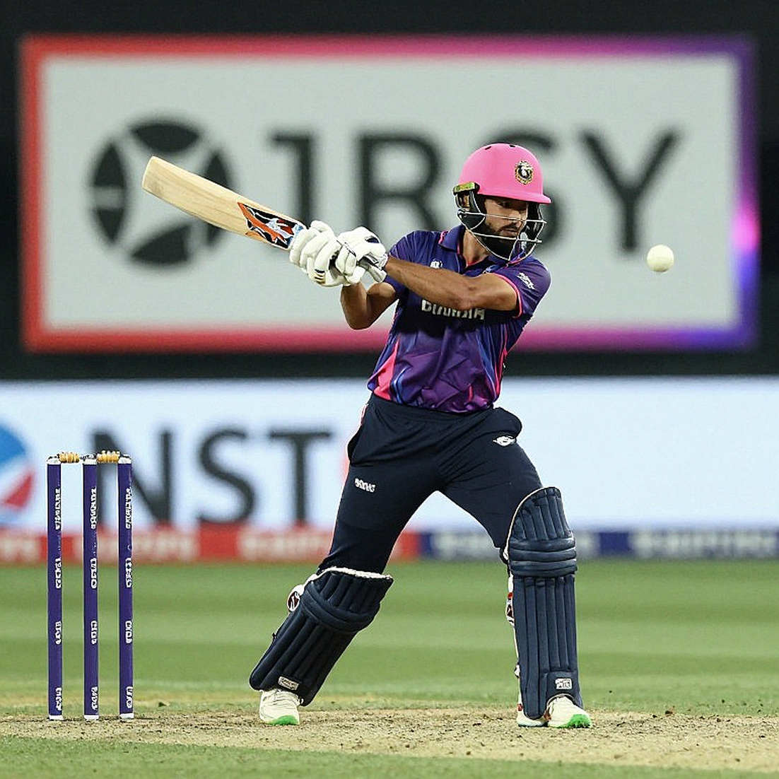 Blockchain's Tide in Cricket's Transfer Market: From Fan Tokens to Smart Contracts Blockchain's Tide in Cricket's Transfer Market: From Fan Tokens to Smart Contracts