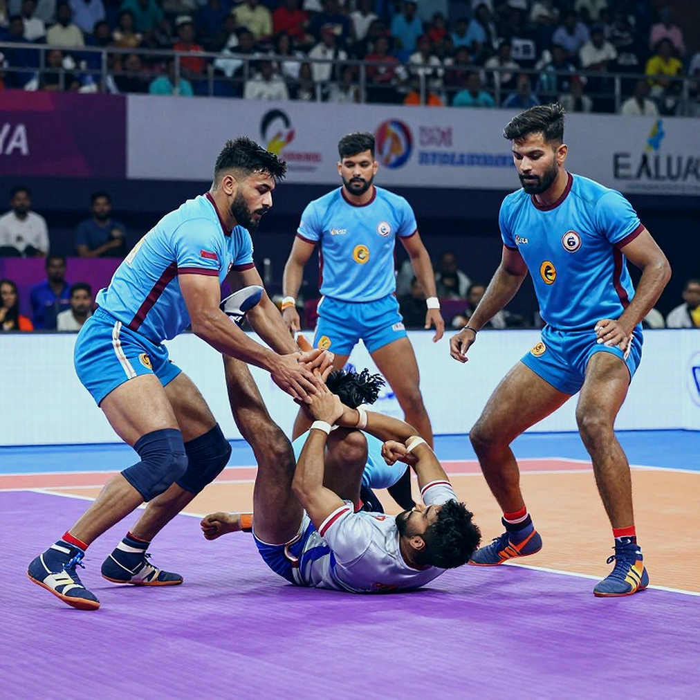 স্কোরবোর্ডের আগেই ড্রেসিং রুম বলে দেয়: নিয়মিত মৌসুমে কাবাড্ডির আসল লড়াইটা ভেতরে