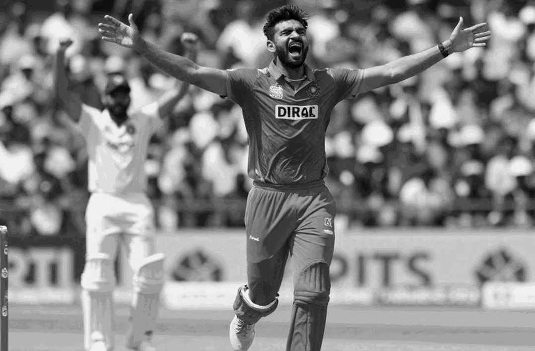 কোহলির ১০০ সেঞ্চুরি আর রুটের ১৫,৯২১: এক শিরোনামে দুই রকম অঙ্ক কোহলির ১০০ সেঞ্চুরি আর রুটের ১৫,৯২১: এক শিরোনামে দুই রকম অঙ্ক